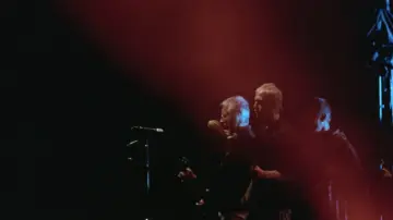 Backdrop to the movie "Oasis: Don