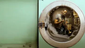 Backdrop to the movie "Laundry" #1627822