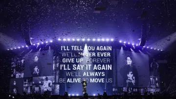 Backdrop to the movie "j-hope TOUR [HOPE ON THE STAGE] in Japan" #977620