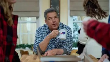 Backdrop to the movie "Holiday Touchdown: A Bills Love Story" #979386