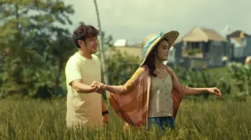 Backdrop to the movie "Paris in Bali" #1184897