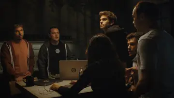 Backdrop to the movie "Artificial" #1898094