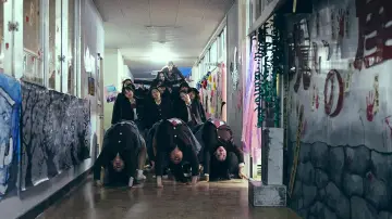 Backdrop to the movie "New Group" #784072