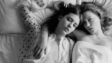 Backdrop to the movie "Blue Is the Warmest Color" #240781
