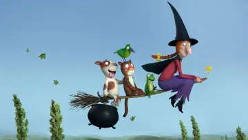 Backdrop to the movie "Room on the Broom" #1107048