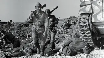 Backdrop to the movie "Men in Soldier