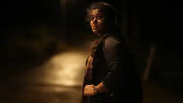 Backdrop to the movie "Thudakkam" #1797625