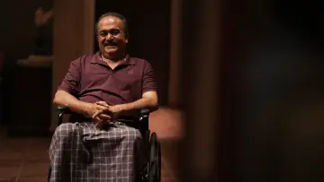 Backdrop to the movie "Thudakkam" #1797633