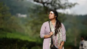 Backdrop to the movie "Thudakkam" #1797635