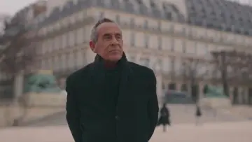 Backdrop to the movie "La face cachée de l
