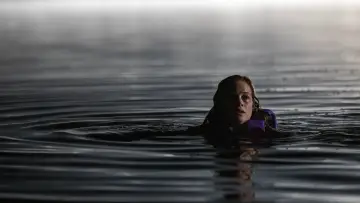 Backdrop to the movie "River" #1349836