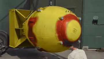 Backdrop to the movie "The Manhattan Project in Colour" #1292386