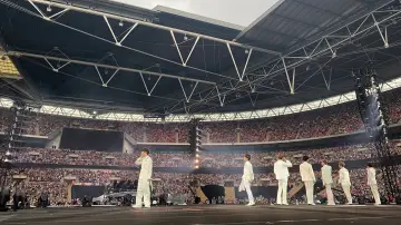 Backdrop to the movie "BTS WORLD TOUR [LOVE YOURSELF : SPEAK YOURSELF] in London Remastered" #1523175