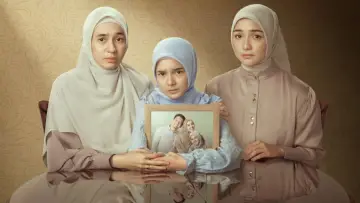 Backdrop to the movie "Mengejar Restu" #1289215