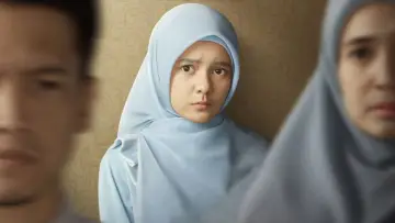 Backdrop to the movie "Mengejar Restu" #1289220