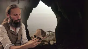 Backdrop to the movie "The Lost Neanderthals" #699363