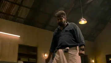 Backdrop to the movie "Varavu" #1785987