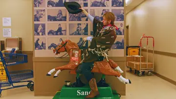 Backdrop to the movie "Can