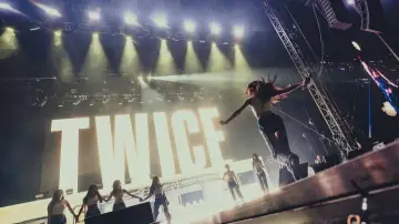 Backdrop to the movie "TWICE: Up Next - Lollapalooza Chicago 2025" #1798152