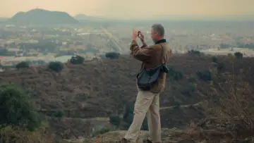 Backdrop to the movie "Chronicle of a City" #1296879