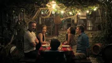 Backdrop to the movie "A Safe Place" #1283899