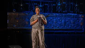 Backdrop to the movie "Leslie Jones: Life Part 2" #1571830