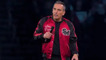 Backdrop to the movie "Sebastian Maniscalco: It Ain