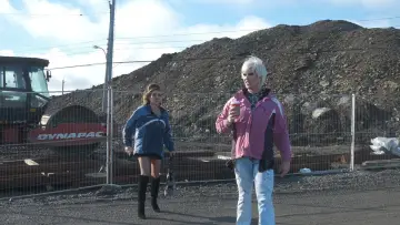 Backdrop to the movie "Tracy and Martina: Goin