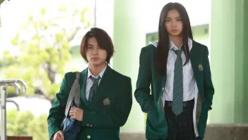 Backdrop to the movie "Kamen Rider Kabuto 20th: ​​The One Who Inherits the Heavens" #1635447