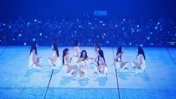Backdrop to the movie "TWICE WORLD TOUR [THIS IS FOR] in Incheon" #1568714