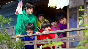 Backdrop to the movie "映画 おそ松さん 人類クズ化計画!!!!!?" #940283