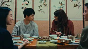 Backdrop to the movie "Ban Dal (Half-Moon)" #1567151