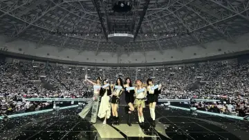 Backdrop to the movie "IVE WORLD TOUR 