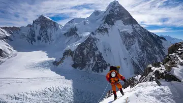 Backdrop to the movie "The Last First: Winter K2" #1204001