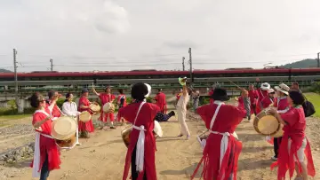 Backdrop to the movie "Jeongbaengi" #835536