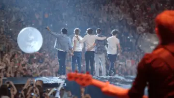 Backdrop to the movie "One Direction: This Is Us" #405596