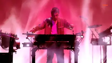 Backdrop to the movie "Jean-Michel Jarre Live in Sevilla" #932269