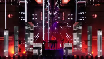 Backdrop to the movie "Jean-Michel Jarre Live in Sevilla" #932294