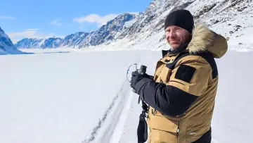 Backdrop to the movie "Steve Backshall