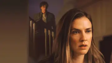 Backdrop to the movie "Mama