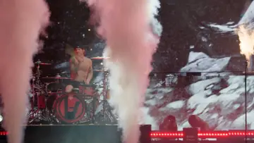 Backdrop to the movie "Twenty One Pilots: More Than We Ever Imagined" #534195