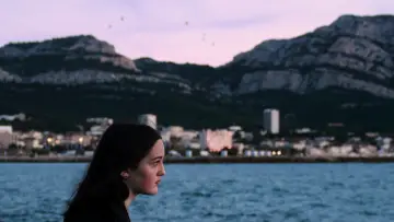 Backdrop to the movie "Coquille" #1525205