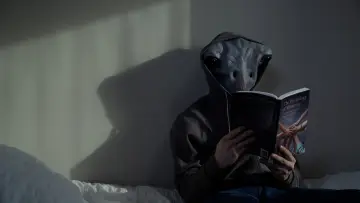 Backdrop to the movie "Alien Student" #858948