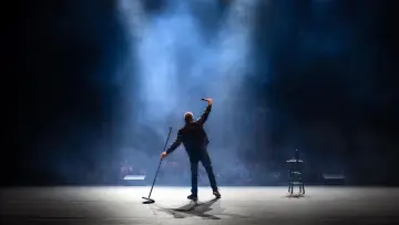 Backdrop to the movie "Gad Elmaleh : Lui-même" #851603