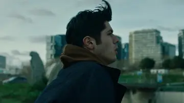 Backdrop to the movie "Bitter Kiss" #1792888
