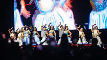 Backdrop to the movie "KATSEYE: Lollapalooza Brasil 2026" #1171714