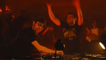 Backdrop to the movie "Fred again.. & Thomas Bangalter: Live at Alexandra Palace in London (USB002)" #790869