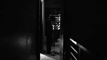 Backdrop to the movie "end of beginning" #1352024