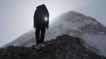 Backdrop to the movie "Full Circle: The First All Black Everest Ascent" #834467