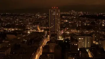 Backdrop to the movie "Mille voisins" #823844